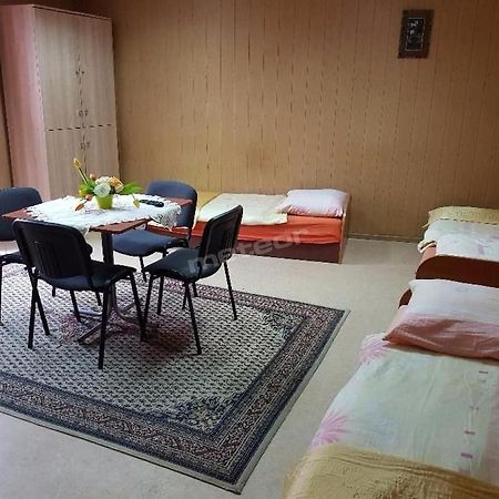 Alfa Noclegi Jedrzejow Luaran gambar